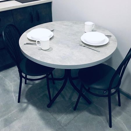 Апартаменты Weekend Inn ウージュホロド エクステリア 写真