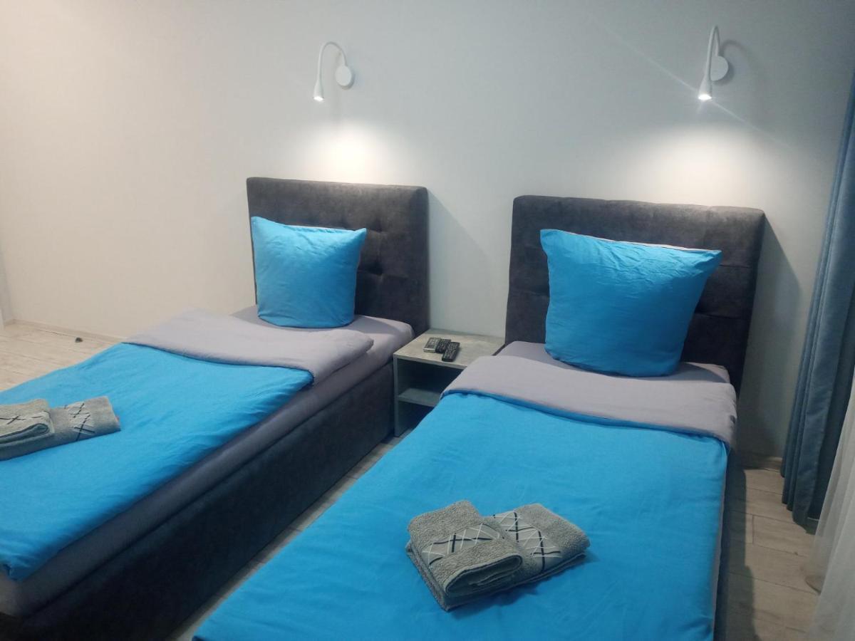 Апартаменты Weekend Inn ウージュホロド エクステリア 写真