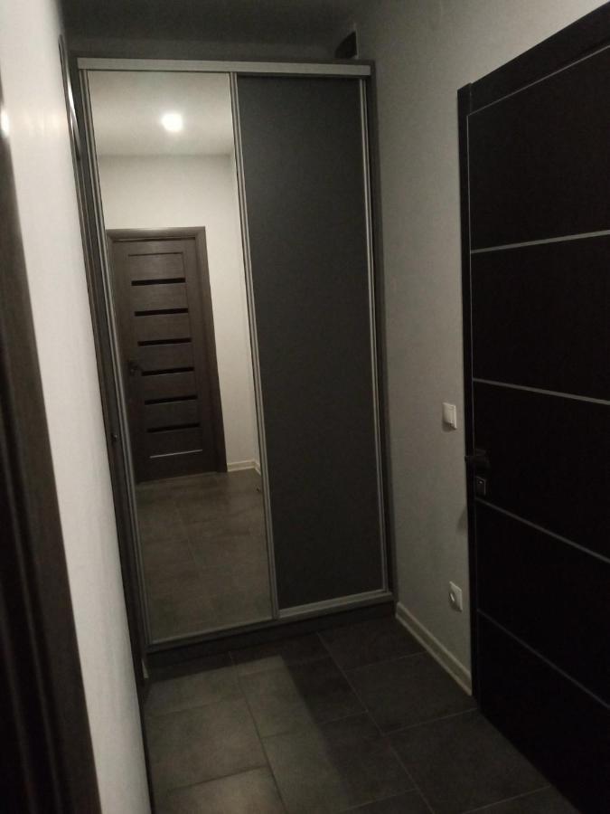 Апартаменты Weekend Inn ウージュホロド エクステリア 写真